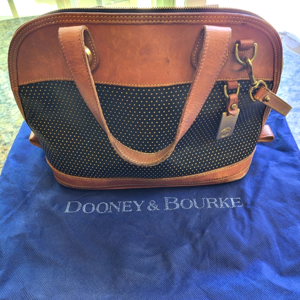 Dooney & Bourke